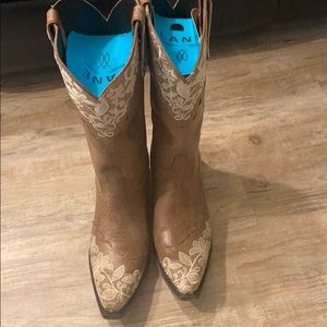 Lane Cowgirl Boots